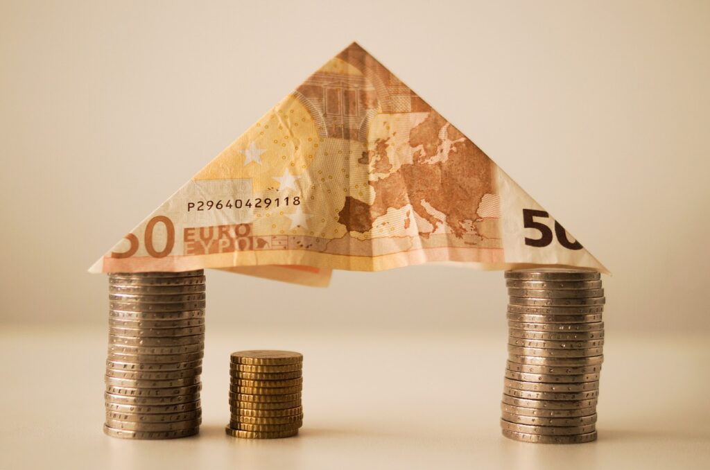 La Baisse des Taux d'Intérêt des Crédits Immobiliers : Une Opportunité à Saisir